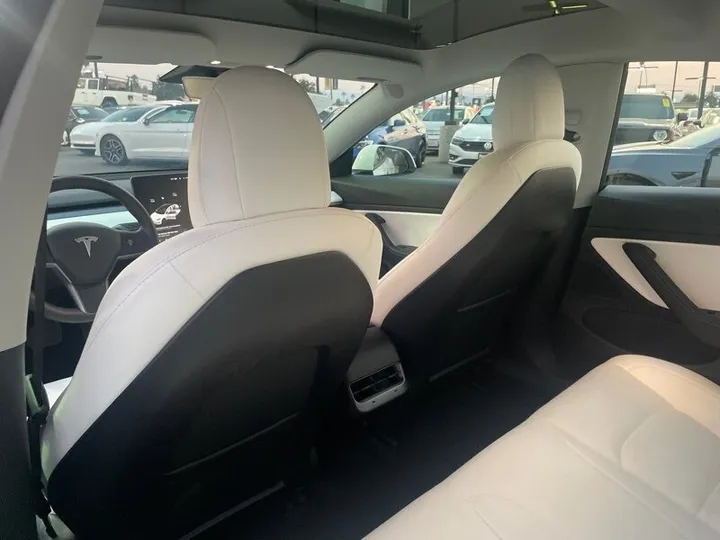 WHITE, 2021 TESLA MODEL 3 Image 25