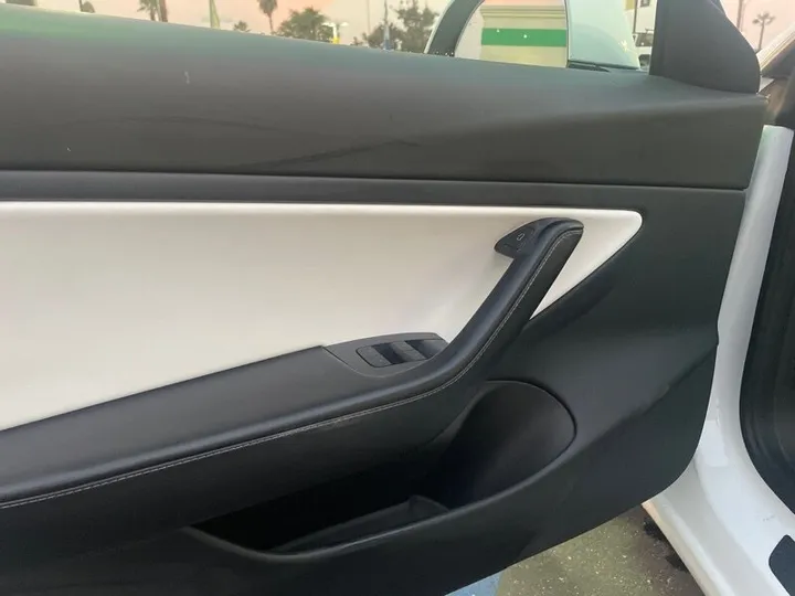 WHITE, 2021 TESLA MODEL 3 Image 11