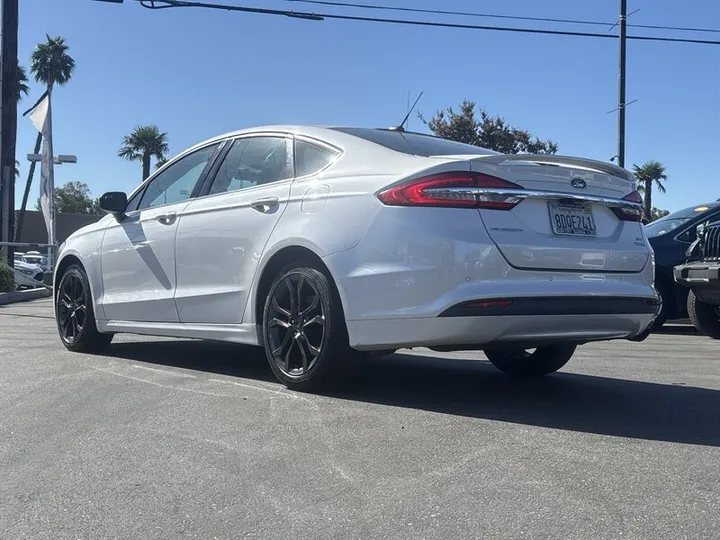 WHITE, 2018 FORD FUSION Image 6