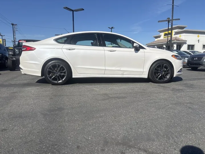 WHITE, 2018 FORD FUSION Image 10