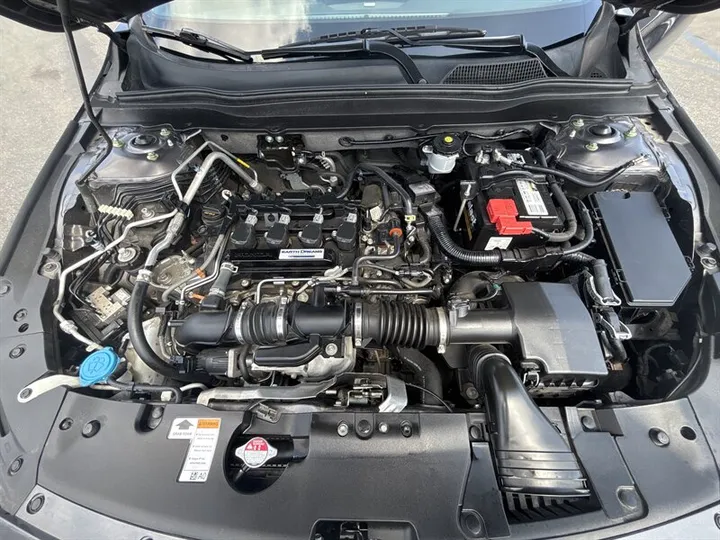 2019 HONDA ACCORD Image 19