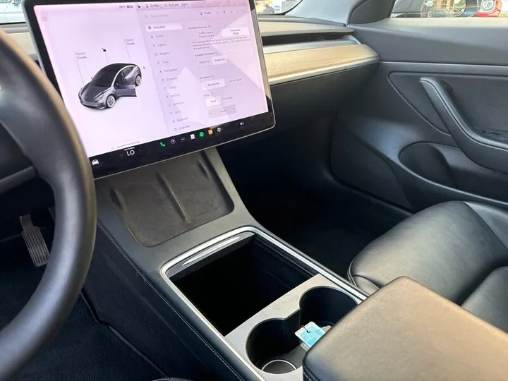 GRAY, 2021 TESLA MODEL 3 Image 24