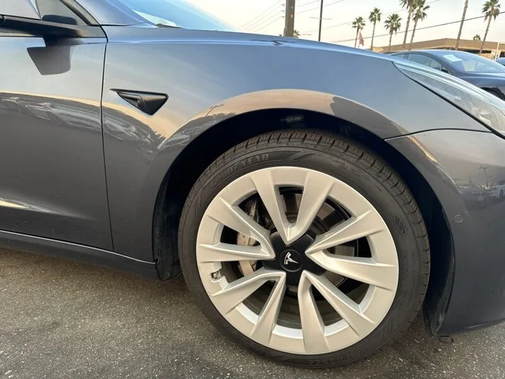 GRAY, 2021 TESLA MODEL 3 Image 13