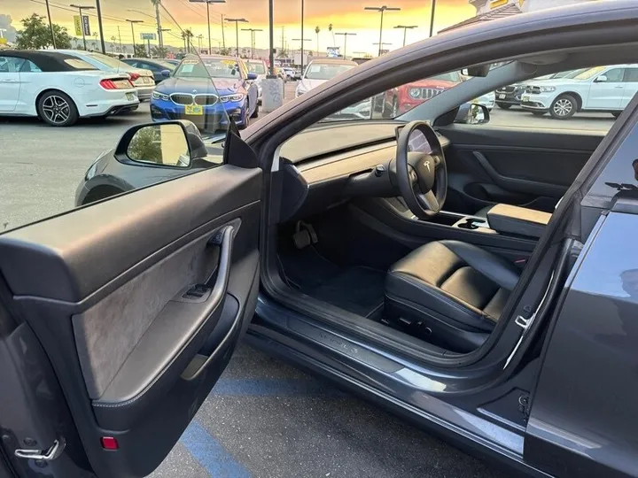 GRAY, 2021 TESLA MODEL 3 Image 16