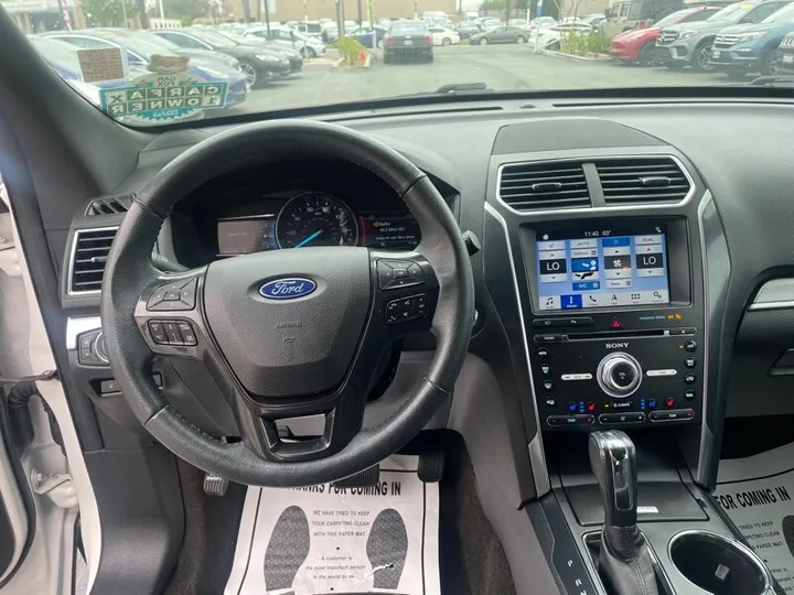 WHITE, 2018 FORD EXPLORER Image 14