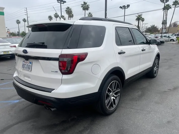 WHITE, 2018 FORD EXPLORER Image 9