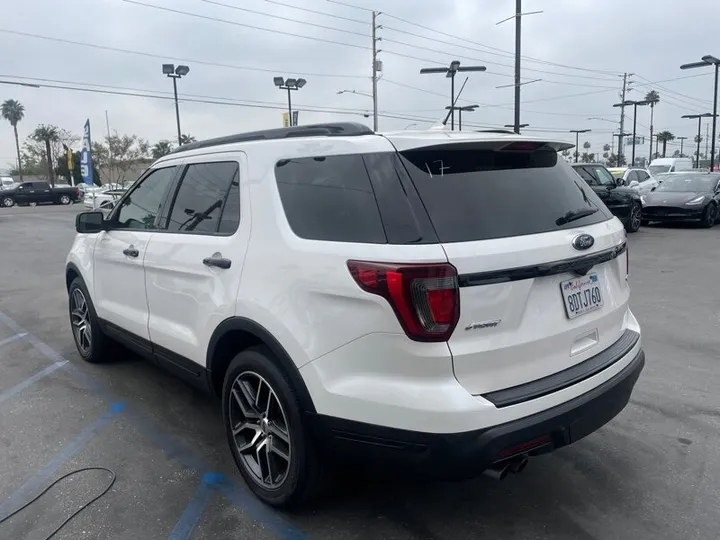 WHITE, 2018 FORD EXPLORER Image 6