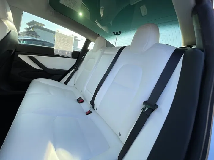 WHITE, 2020 TESLA MODEL 3 Image 19