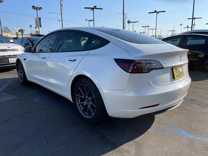 WHITE, 2020 TESLA MODEL 3 Image 6