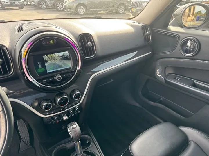 GRAY, 2019 MINI COUNTRYMAN Image 32