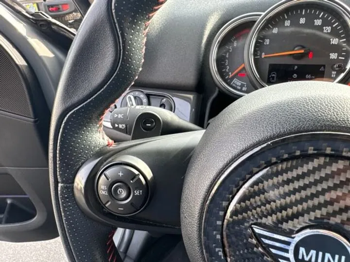 GRAY, 2019 MINI COUNTRYMAN Image 29