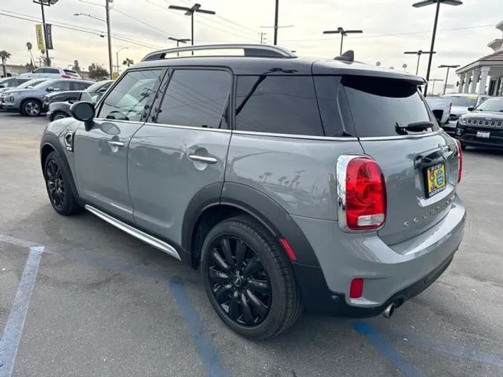 GRAY, 2019 MINI COUNTRYMAN Image 6