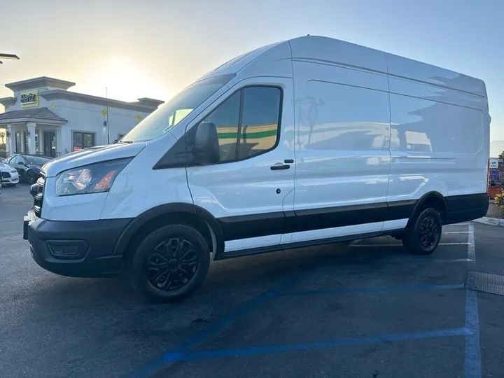 WHITE, 2022 FORD E-TRANSIT Image 8