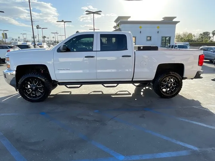 WHITE, 2015 CHEVROLET SILVERADO 2500 Image 7