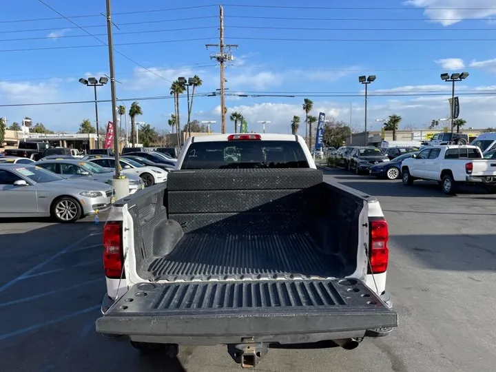 WHITE, 2015 CHEVROLET SILVERADO 2500 Image 10