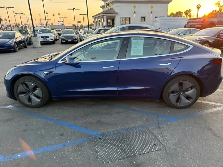 BLUE, 2019 TESLA MODEL 3 Image 5