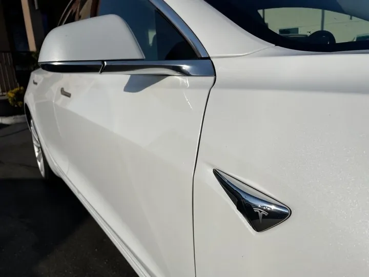 WHITE, 2018 TESLA MODEL 3 Image 11