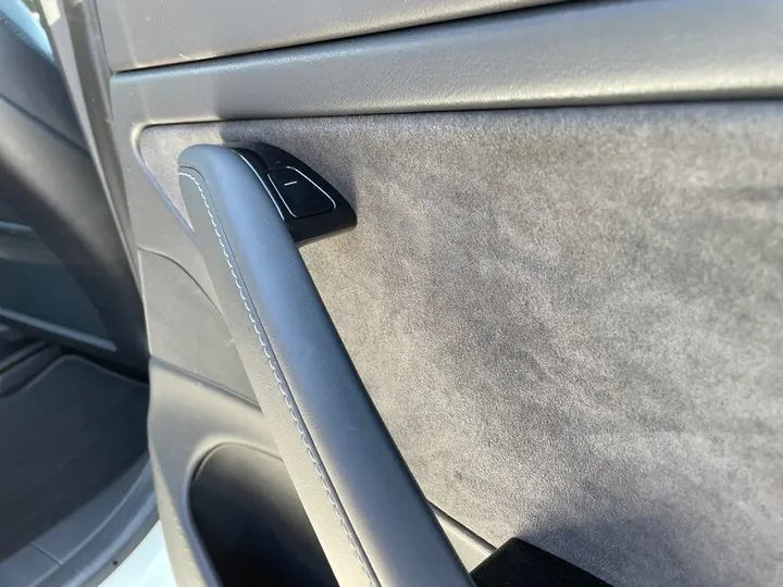 WHITE, 2018 TESLA MODEL 3 Image 34