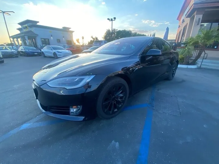 BLACK, 2018 TESLA MODEL S Image 5