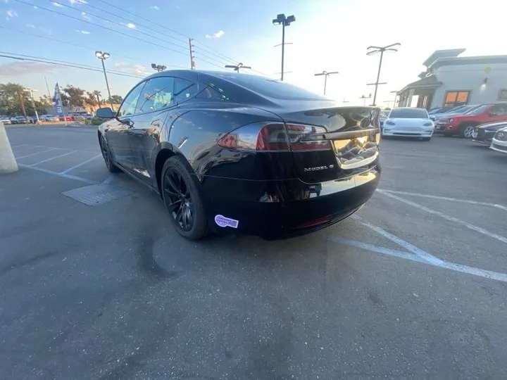 BLACK, 2018 TESLA MODEL S Image 7