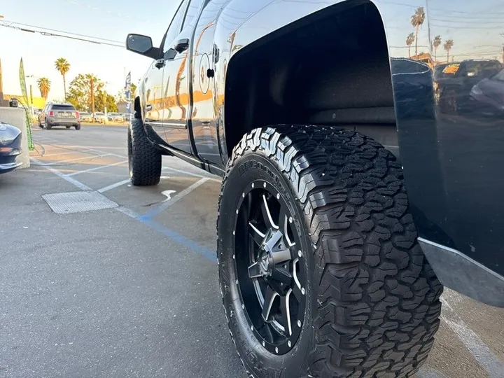 BLACK, 2019 CHEVROLET SILVERADO 1500 LD Image 10