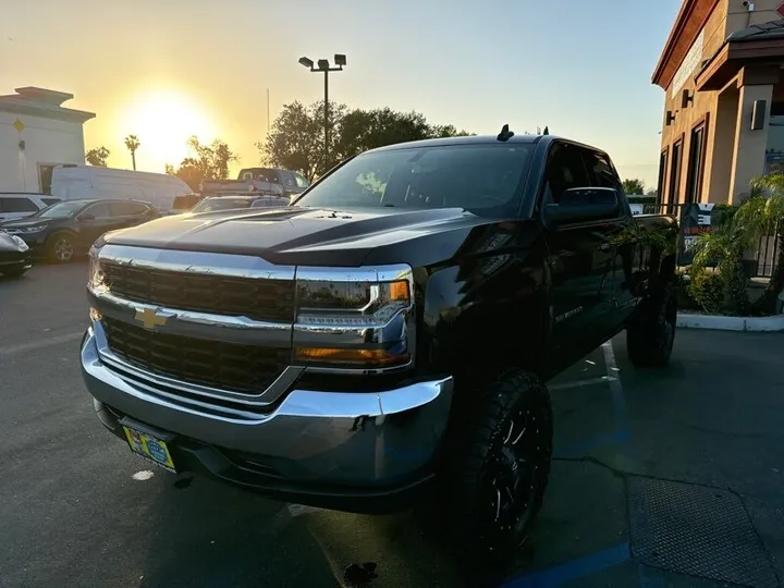 BLACK, 2019 CHEVROLET SILVERADO 1500 LD Image 4