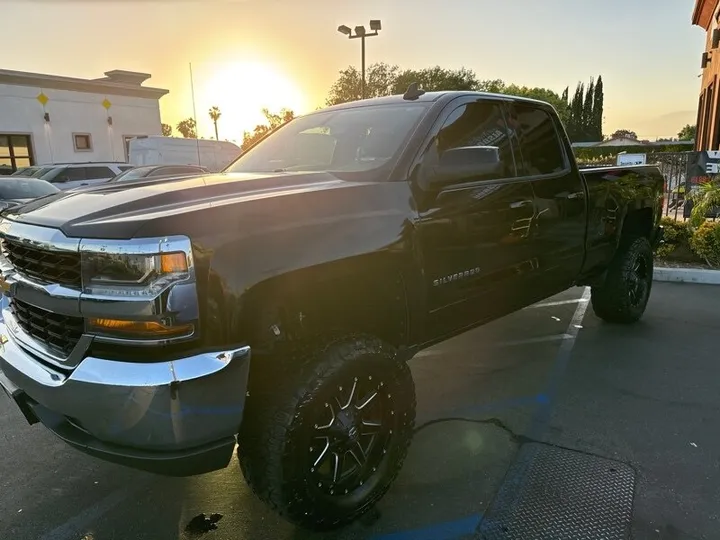 BLACK, 2019 CHEVROLET SILVERADO 1500 LD Image 5