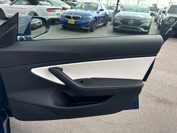 BLUE, 2020 TESLA MODEL 3 Image 40