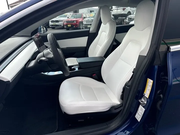 BLUE, 2020 TESLA MODEL 3 Image 18