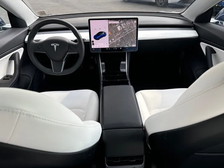 BLUE, 2020 TESLA MODEL 3 Image 32