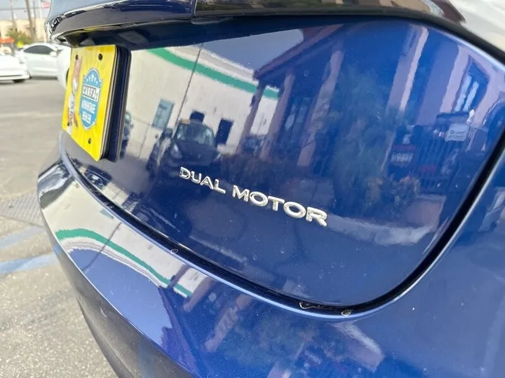 BLUE, 2020 TESLA MODEL 3 Image 10