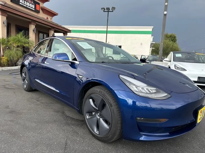 BLUE, 2020 TESLA MODEL 3 Image 14