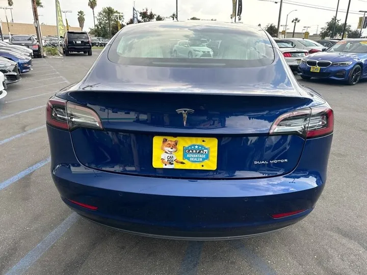 BLUE, 2020 TESLA MODEL 3 Image 9