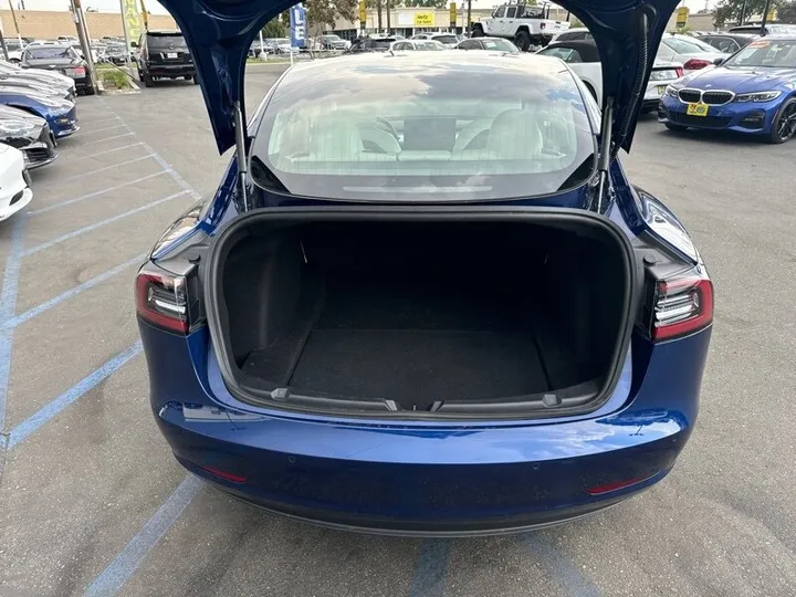 BLUE, 2020 TESLA MODEL 3 Image 11