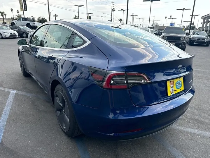 BLUE, 2020 TESLA MODEL 3 Image 8