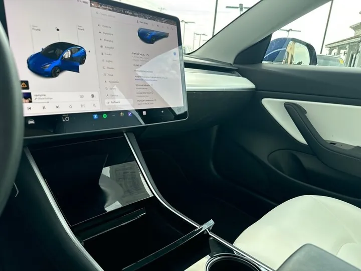 BLUE, 2020 TESLA MODEL 3 Image 23