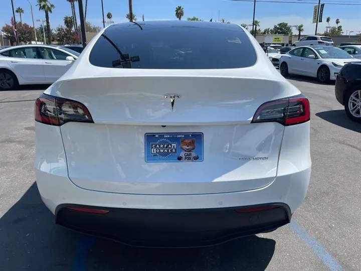 WHITE, 2021 TESLA MODEL Y Image 9