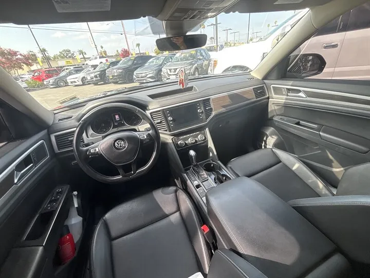 BLACK, 2018 VOLKSWAGEN ATLAS Image 24