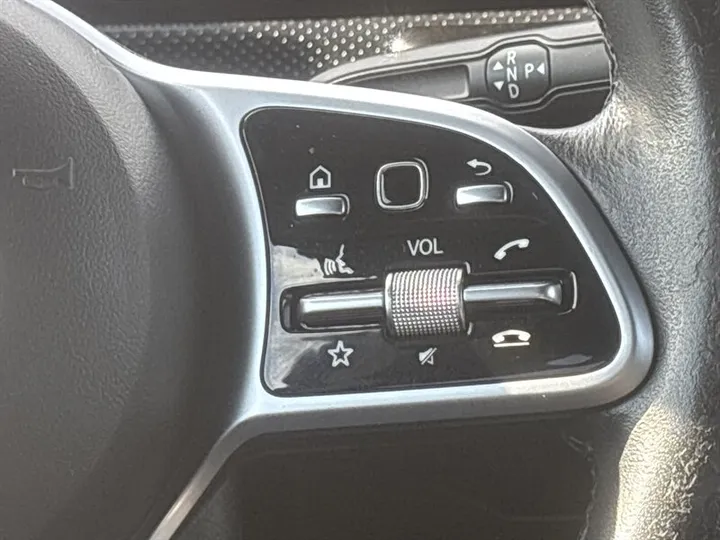 BLACK, 2019 MERCEDES-BENZ A-CLASS Image 24