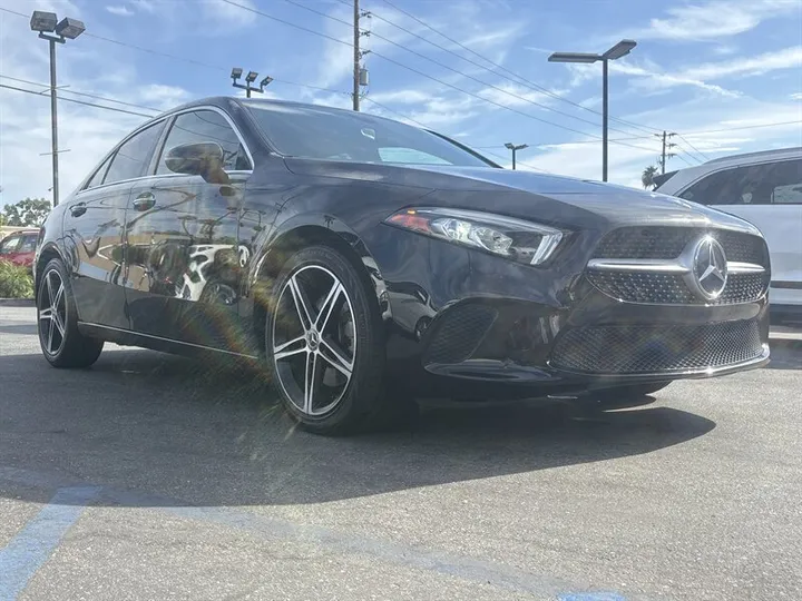 BLACK, 2019 MERCEDES-BENZ A-CLASS Image 9