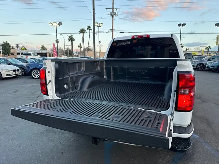 WHITE, 2018 CHEVROLET SILVERADO 1500 Image 12