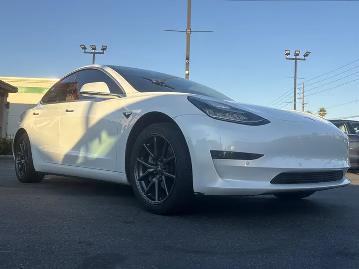 WHITE, 2019 TESLA MODEL 3 Image 12
