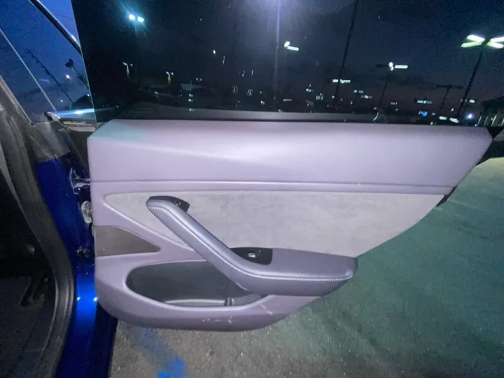 BLUE, 2018 TESLA MODEL 3 Image 22