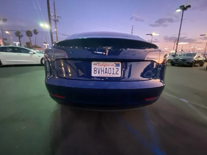 BLUE, 2018 TESLA MODEL 3 Image 7