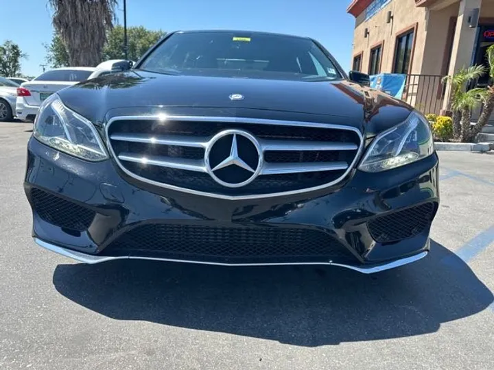 BLACK, 2015 MERCEDES-BENZ E-CLASS Image 2