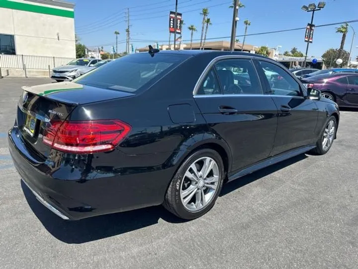 BLACK, 2015 MERCEDES-BENZ E-CLASS Image 12