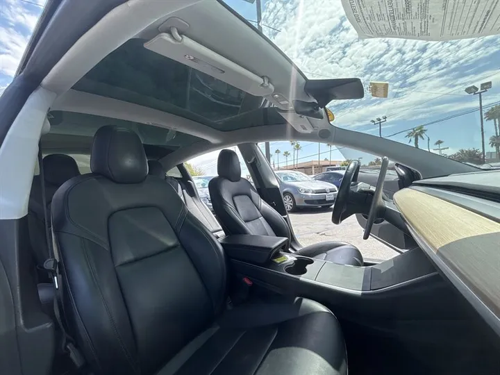 WHITE, 2018 TESLA MODEL 3 Image 23