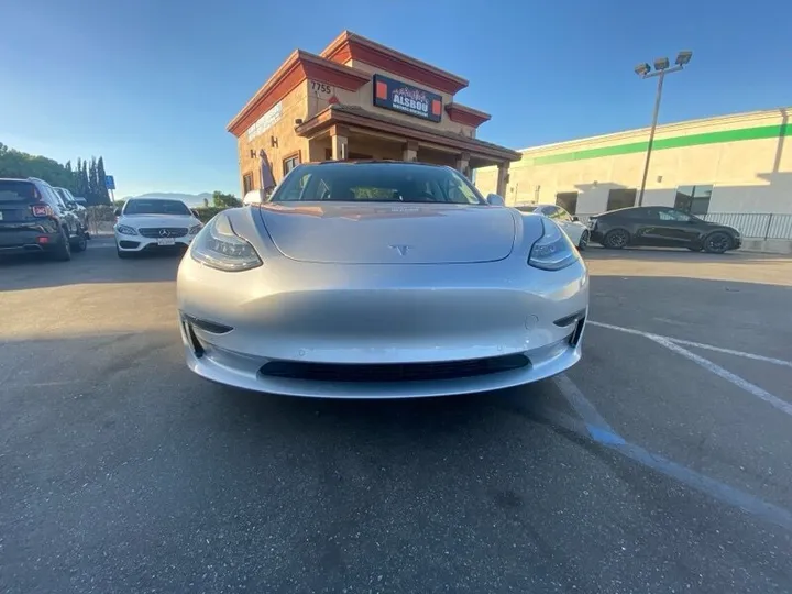 SILVER, 2018 TESLA MODEL 3 Image 2