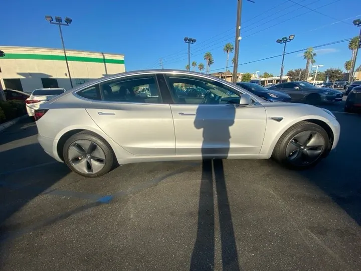 SILVER, 2018 TESLA MODEL 3 Image 12