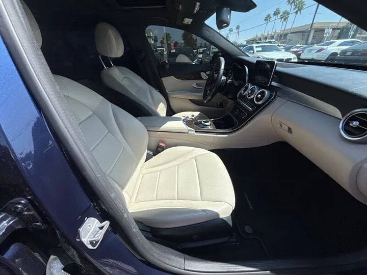 BLUE, 2018 MERCEDES-BENZ C-CLASS Image 17